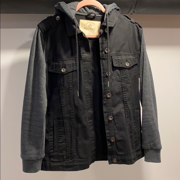 SWEATER/JACKET - Picture 1 of 4